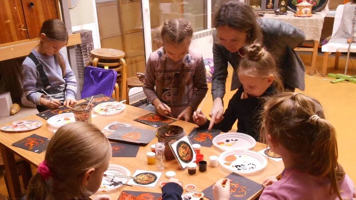 Музей «Новый Иерусалим» запускает мастер-класс к выставке «Лаки. Большая история в миниатюре: Федоскино, Палех, Мстёра и Холуй»