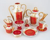 Раздел «ВОЙНА. ПОБЕДА. ПАМЯТЬ»  Народный подвиг в плакатах, фарфоре и лаковой миниатюре 1940-х - 1980-х из собрания музея «Новый Иерусалим»